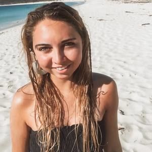 Meet your Posher, Fernanda